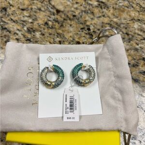KENDRA SCOTT | MIKKI PAVE GOLD HOOP EARRINGS IN GREEN